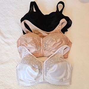 38DD Exquisite Form Vintage Style Pointy Wireless Front Closure Bra Bundle